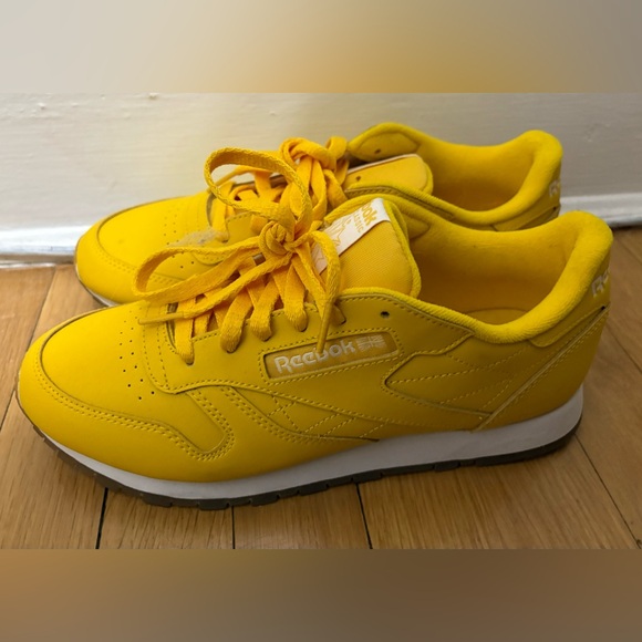 Yellow Reebok - Picture 3 of 3